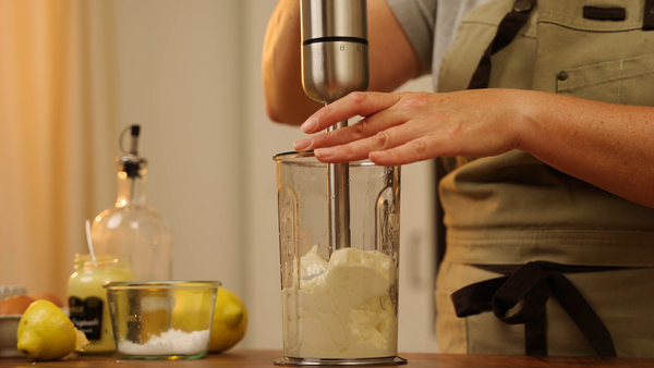 Ricetta facile per maionese con il frullatore ad immersione di ONYX Cookware