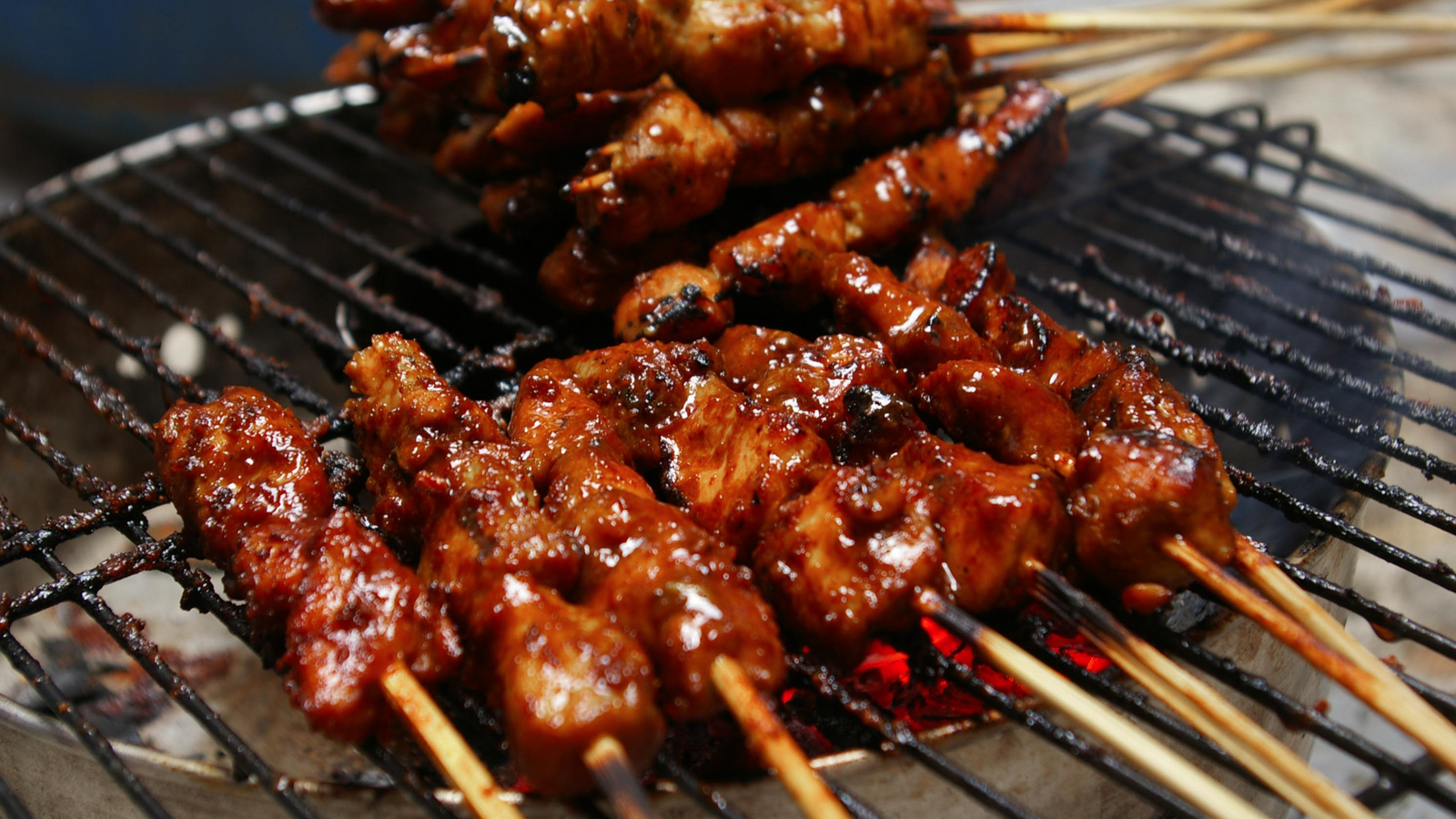 Il preferito dell’estate: Spiedini di pollo marinati al BBQ con pannocchie di mais