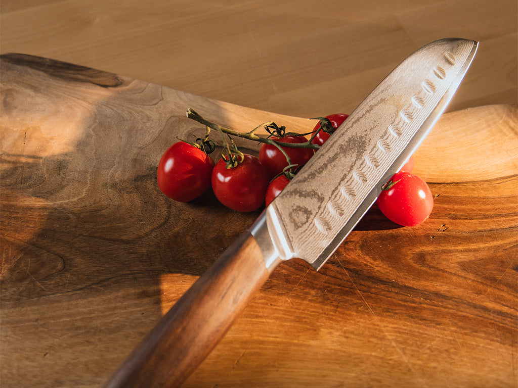 Coltello santoku in acciaio damasco 18cm