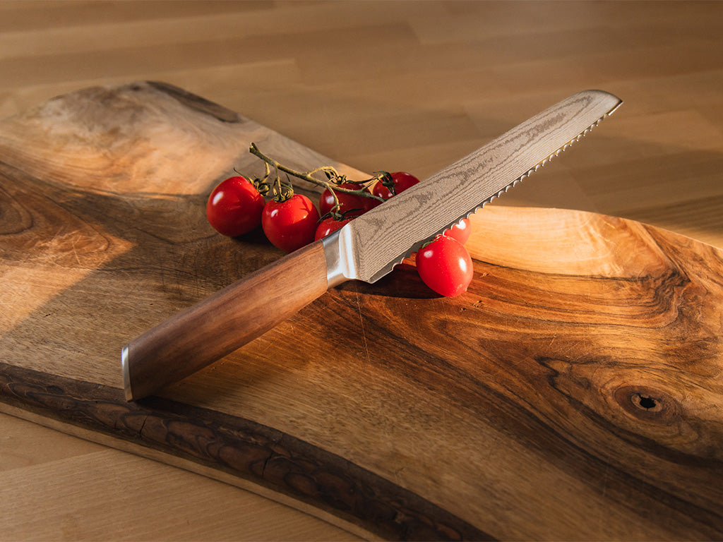 Coltello da pane in acciaio damasco 20cm