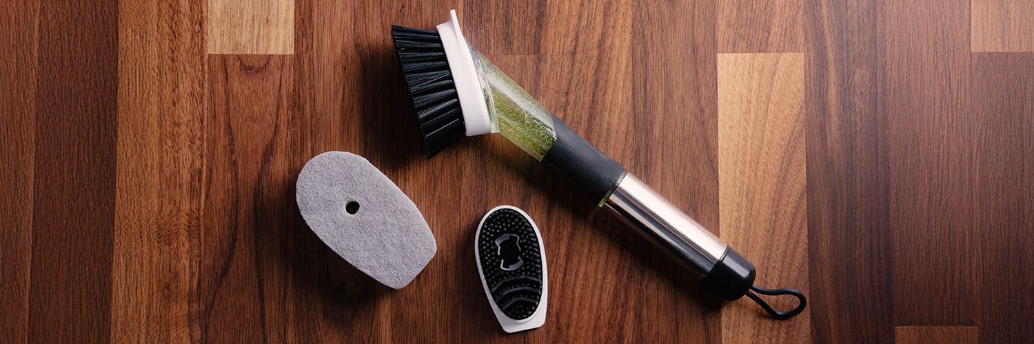 SPAZZOLA PIATTI CON DOSATORE DI SAPONE