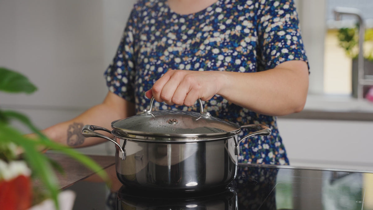 Carica video: 
content block video